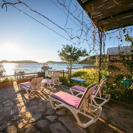 Soeguet Deniz Evi Daily Weekly Holiday home